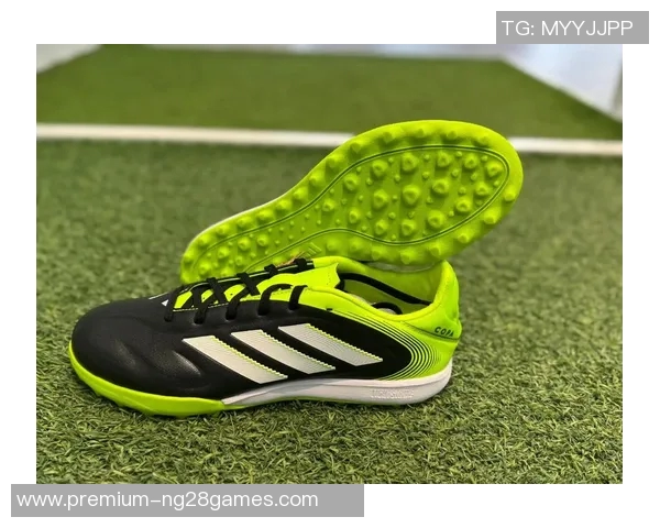探索adidas足球鞋新款的创新设计与卓越性能，助你在赛场上尽显风采